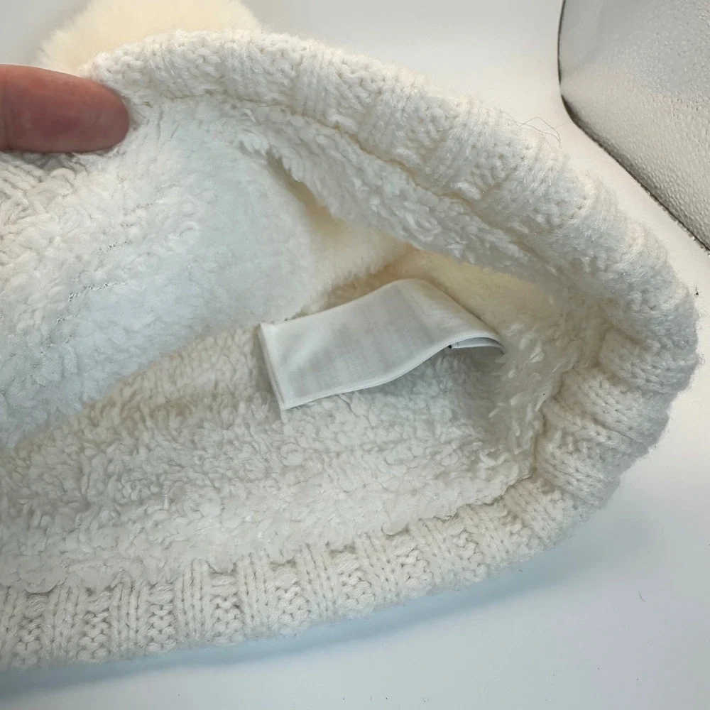 Timberland Beanie Women OS Cream White Sherpa Lined Pom Pom Winter Gorpcore